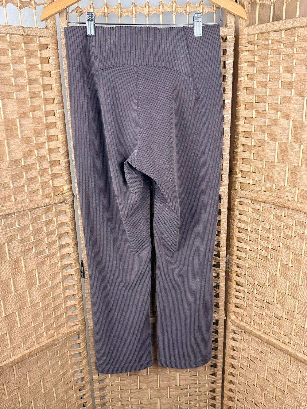 Lululemon Ribbed SoftStreme High-Rise Cropped 25” Pants Espresso Size 6